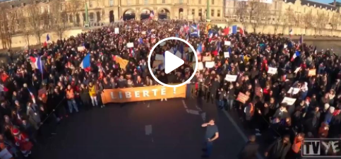 Paris contre la loi santé, 18 décembre 2021 cortège des partis patriotiques.