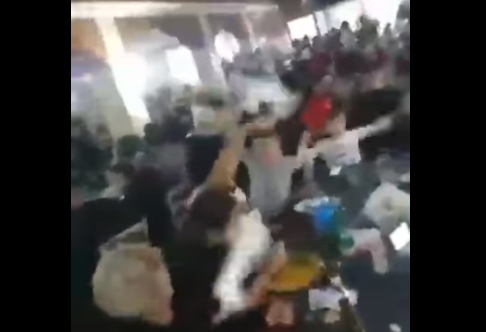 Un restaurant à Naples décide de ne pas se servir du green pass et laisse entrer qui veut