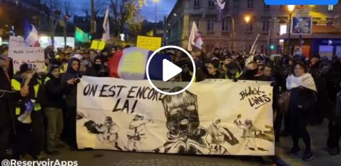 Paris : une autre vidéo des manifestations contre la loi sanitaire du mois de décembre.