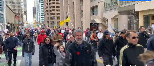 La Marche pour la liberté continue à Calgary! Des milliers arrivent chaque semaine ! Maintenant, il nous en faut des dizaines de milliers !