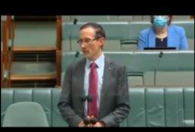 Le politicien australien Craig Kelly MP est exclu pour avoir mentionné l'IVERMECTINE au parlement…
