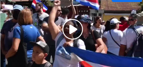 Les habitants du Costa Rica à San Juan lors de la manifestation contre la vaccination et toutes les mesures sanitaires ... !!!